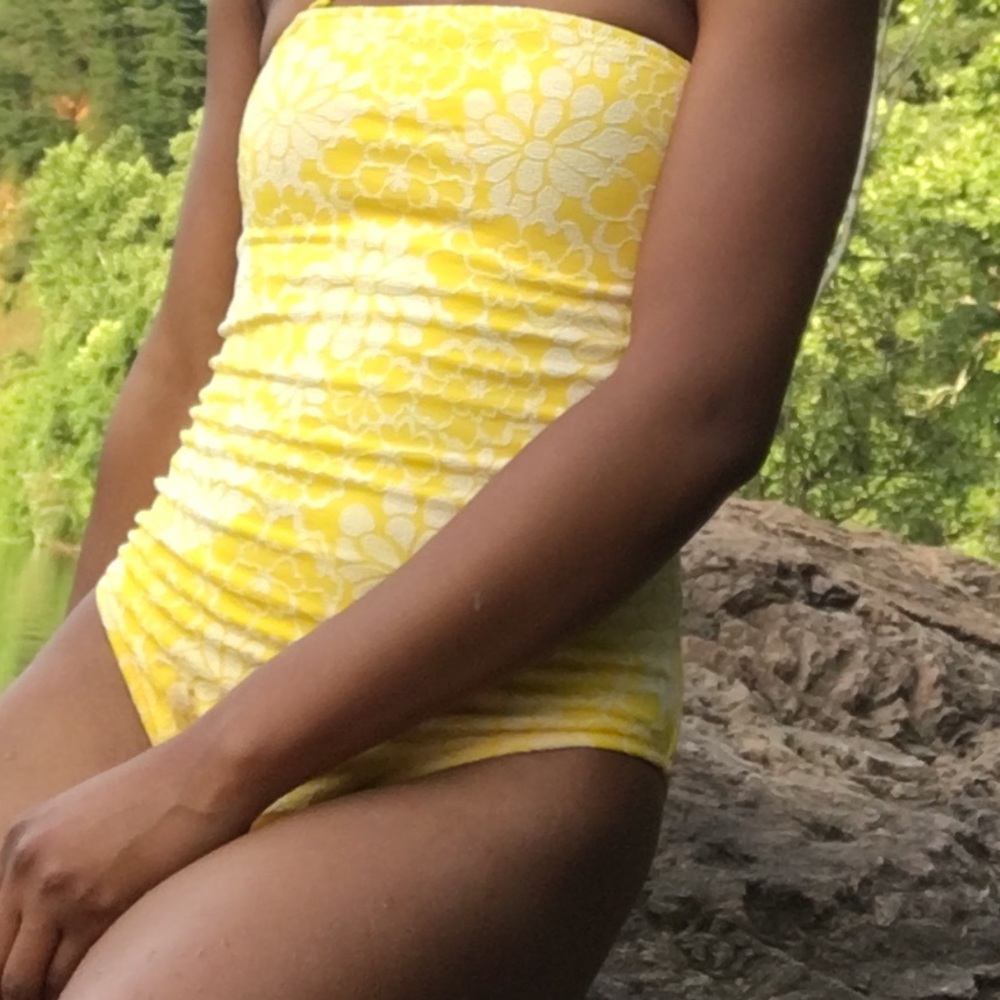 Strapless One Piece - Picture 3 of 4